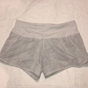 Size 4 lululemon shorts